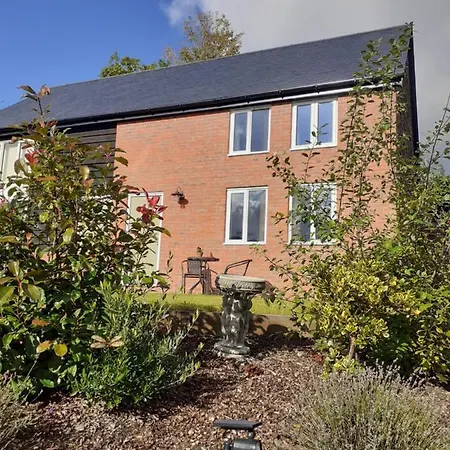 2 Bear Barns Villa Rhayader Exterior photo