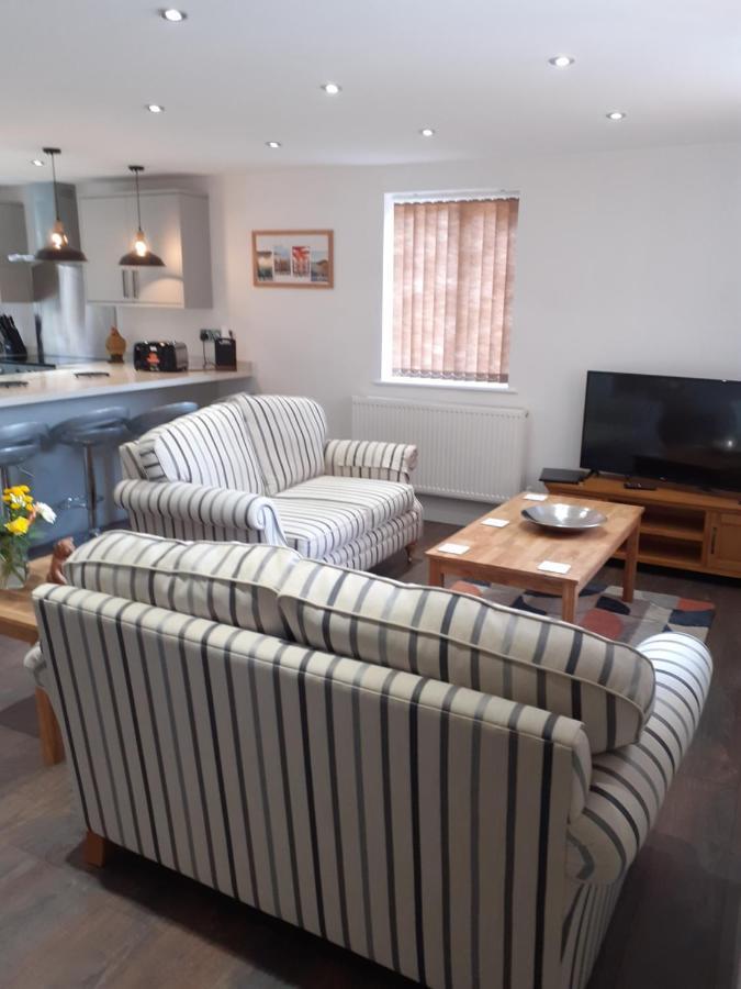 2 Bear Barns * Rhayader